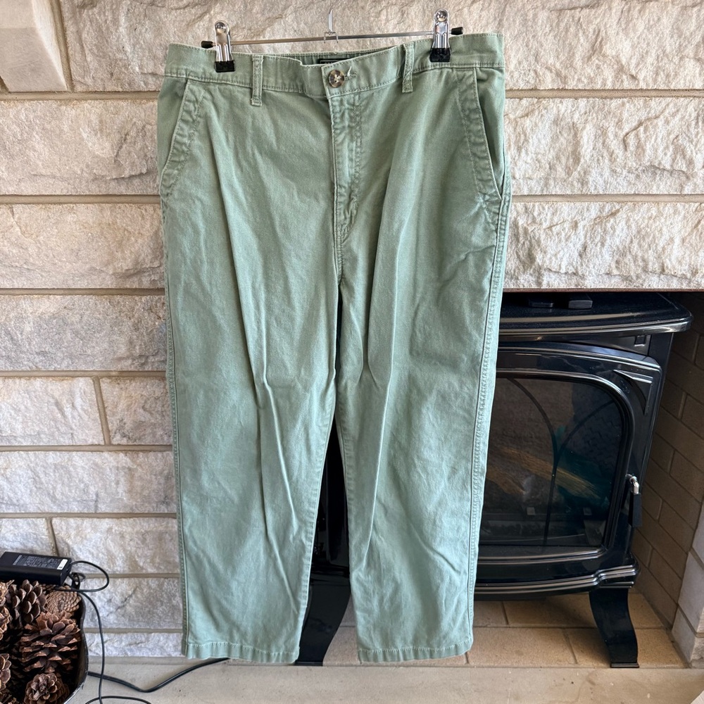G.H. Bass & Co. Light Green Chinos Women’s 10